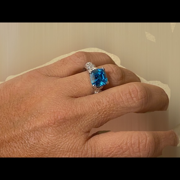 Judith Ripka ring size 8 - Picture 9 of 11